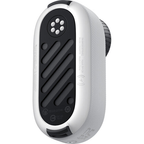 Insta360 GO 3S Lifestyle Shot – Vlogging and Travel Photography Camera